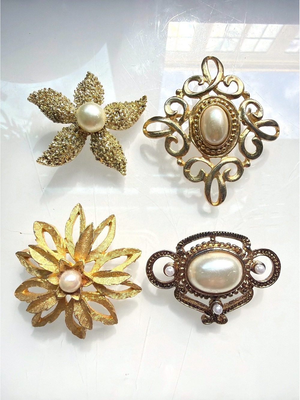Mid Century Modern Brooches Unlisted - JOAN